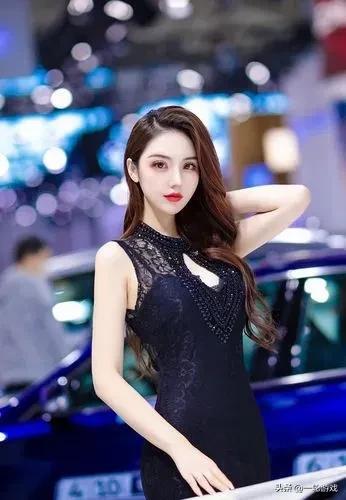 为什么女人爱逛街买衣服？